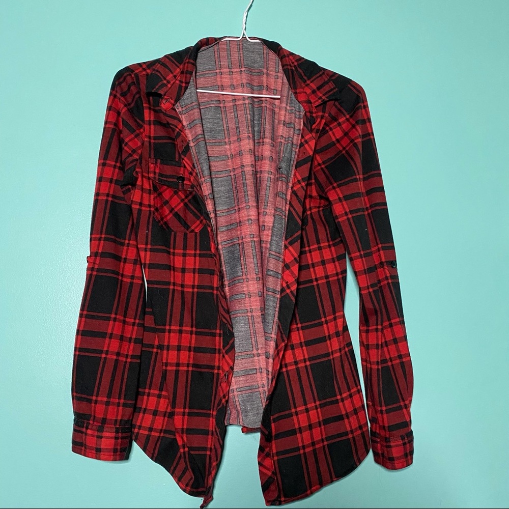 ❤️‍🔥2/15❤️‍🔥 - black and red flannel